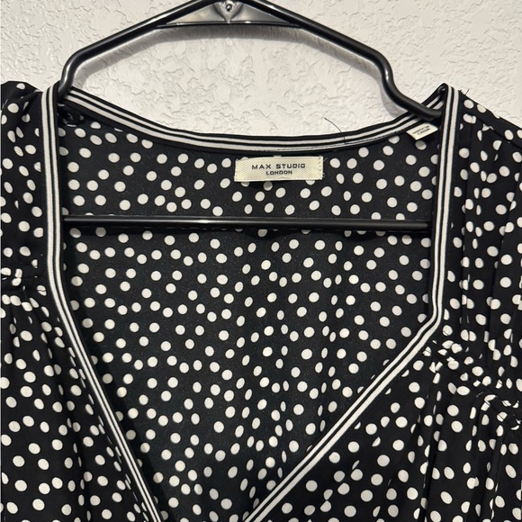 Max Studio Black and White Polka Dot preppy business casual Blouse - Picture 3 of 6